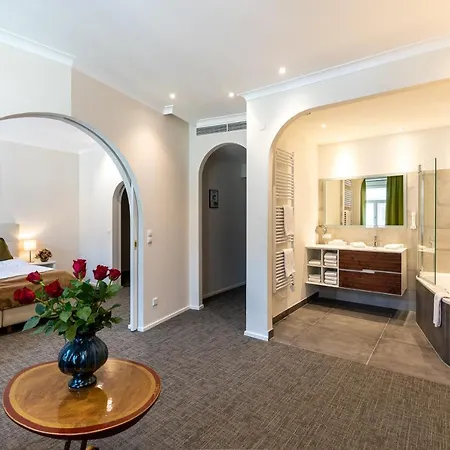 Altstadthotel Wolf-dietrich Hotel